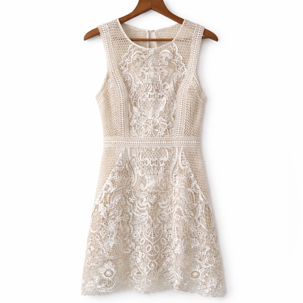 MØN RENN Romantic Lace Mini Dress for Springtime in Cream — Size Small